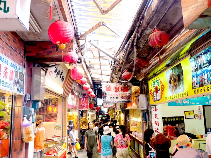 Taiwan Jiufen 11 SheenaLovesSunsets.com-min